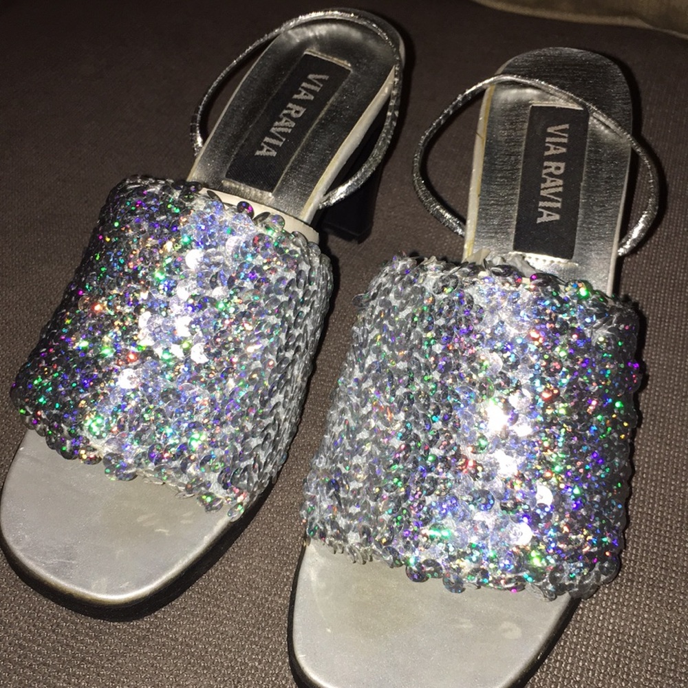 Silver sequent block heels